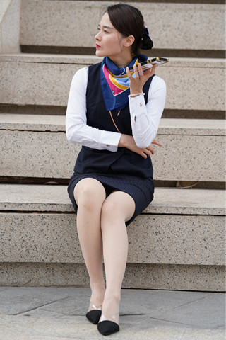 制服丝腿韵味美眉